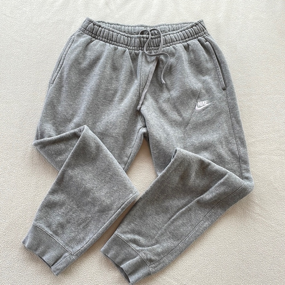 Nike men’s size medium joggers